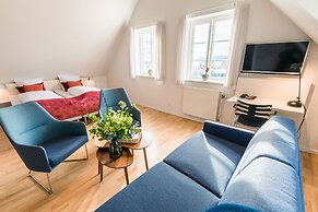 Sixtus Sinatur Hotel og Konference