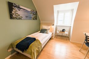 Sixtus Sinatur Hotel og Konference