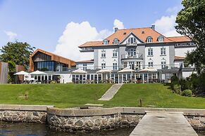 Sixtus Sinatur Hotel og Konference