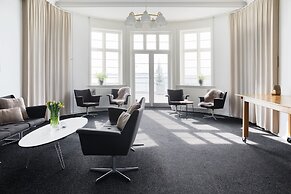 Sixtus Sinatur Hotel og Konference