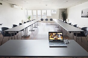 Sixtus Sinatur Hotel og Konference