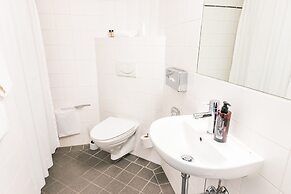 Sixtus Sinatur Hotel og Konference