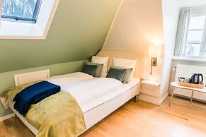 Sixtus Sinatur Hotel og Konference