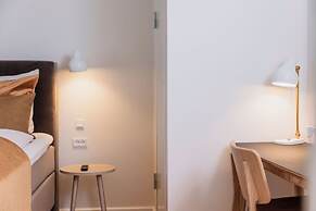 Sixtus Sinatur Hotel og Konference