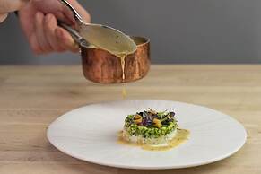 Sixtus Sinatur Hotel og Konference