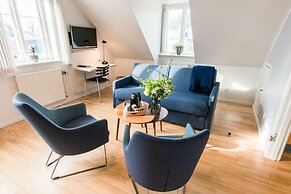 Sixtus Sinatur Hotel og Konference