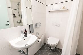 Sixtus Sinatur Hotel og Konference