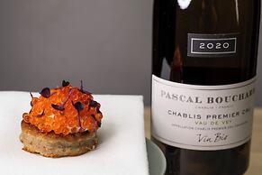 Sixtus Sinatur Hotel og Konference