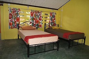 Dorm Des Fleurs - Hostel