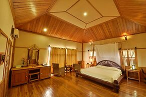 Shwe Inn Tha Floating Resort Hotel