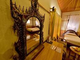 Shwe Inn Tha Floating Resort Hotel