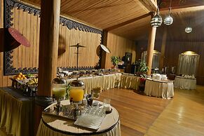 Shwe Inn Tha Floating Resort Hotel