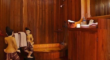 Shwe Inn Tha Floating Resort Hotel