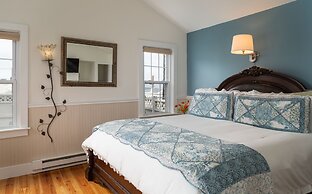 The Blue Dory Inn