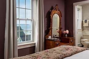 The Blue Dory Inn
