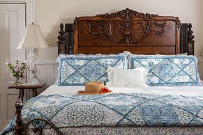 The Blue Dory Inn