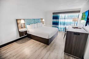 Tropical Seas Hotel