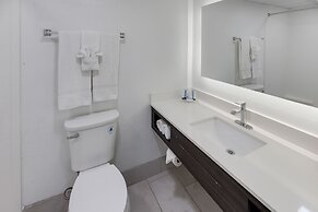 Tropical Seas Hotel