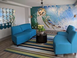 Tropical Seas Hotel
