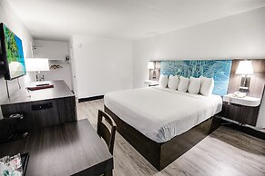 Tropical Seas Hotel