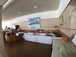 Hotel Okhotsk Palace