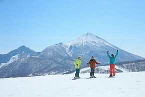 Hoshino Resorts Bandaisan Onsen Hotel