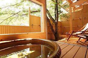 Nakaoyama Onsen Shosenkaku