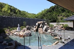 Mercure Kochi Tosa Resort & Spa