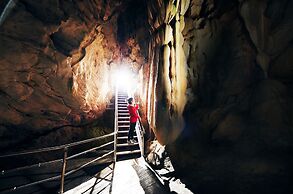 Mercure Kochi Tosa Resort & Spa