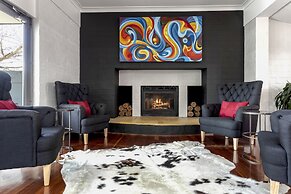 Berry Village Boutique Motel