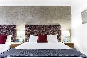 Berry Village Boutique Motel