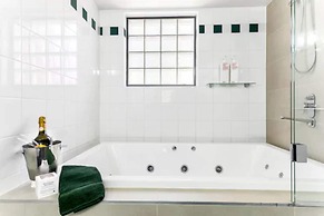 Berry Village Boutique Motel