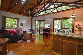 Crater Lakes Rainforest Cottages