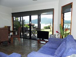 Airlie Waterfront Bed & Breakfast