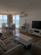 Pacific Regis Apartments