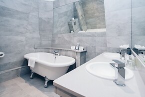 County Hotel & County Aparthotel Newcastle