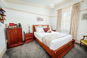 Cobb & Co Court Boutique Hotel