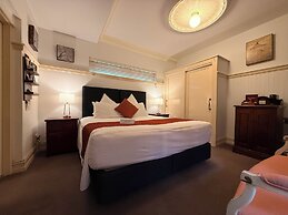Cobb & Co Court Boutique Hotel