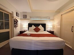 Cobb & Co Court Boutique Hotel