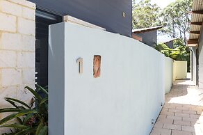 By the Beach B&B and Apartments