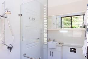 By the Beach B&B and Apartments