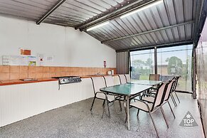 Fossicker Caravan Park