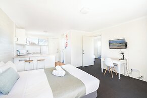 Bathurst Studio Apartments