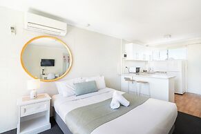 Bathurst Studio Apartments