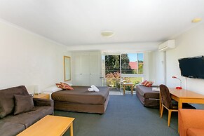 Bathurst Studio Apartments