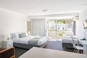 Bathurst Studio Apartments