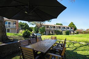 Bathurst Studio Apartments