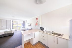 Bathurst Studio Apartments