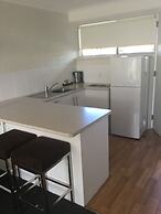 Bathurst Studio Apartments