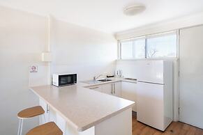 Bathurst Studio Apartments